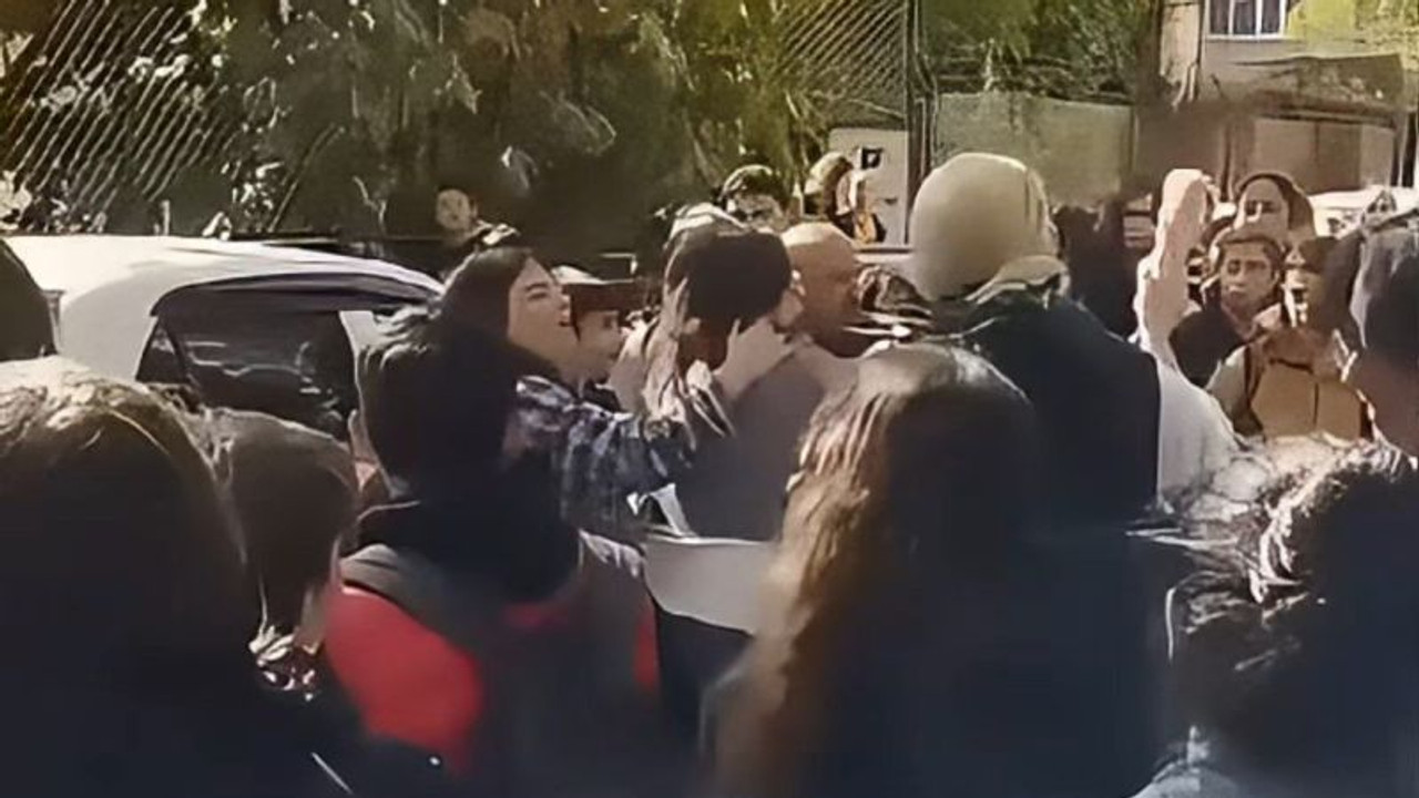 İzmit'te veliler saç baş kavga etti