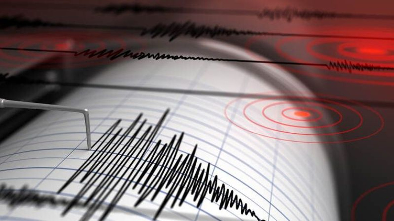 Deprem oldu Kocaeli’de de hissedildi!