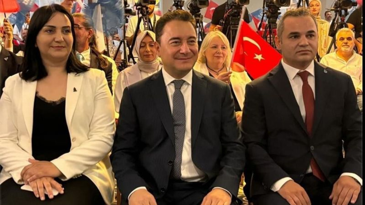 Ali Babacan’a Kocaeli’den kadın genel başkan yardımcısı