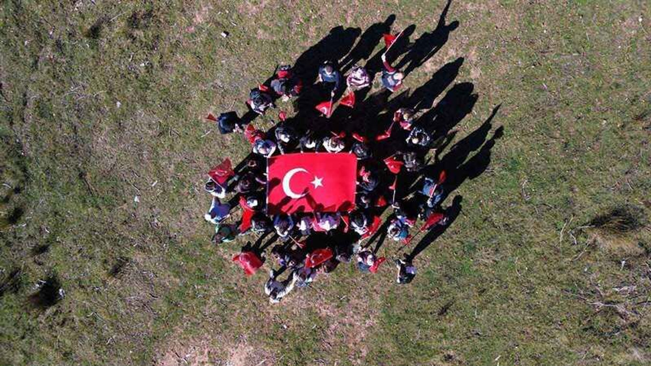 Bayrağımız Kartepe zirvede dalgalandı