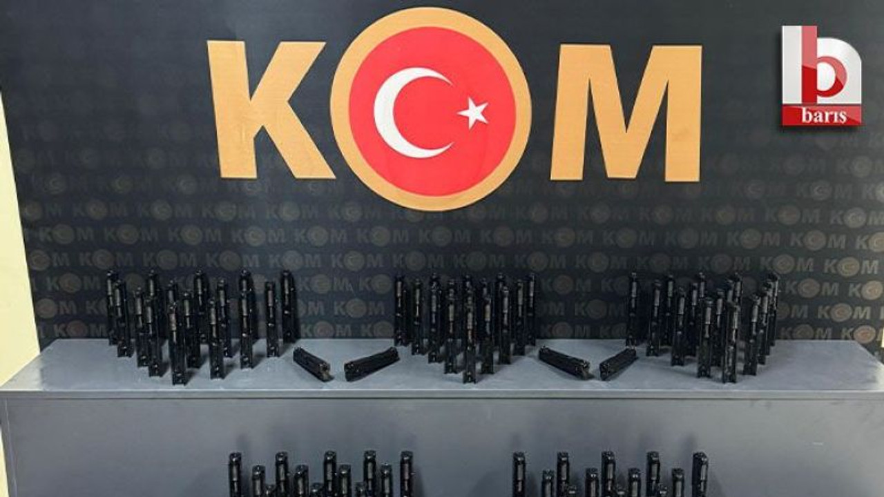 Kocaeli'de durdurulan araçta kaçak silah malzemeleri ele geçirildi