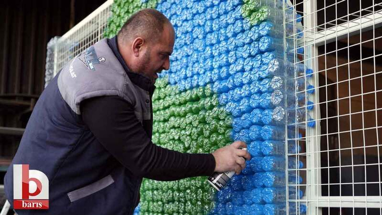 Kocaeli’de binlerce pet şişeyle Dünya haritası yaptılar