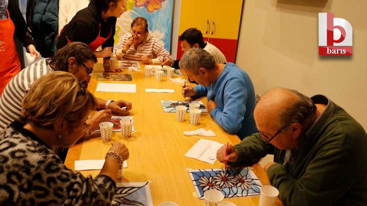 Kocaeli’nin çınarları, ellerin hikayesini sanatla anlattı
