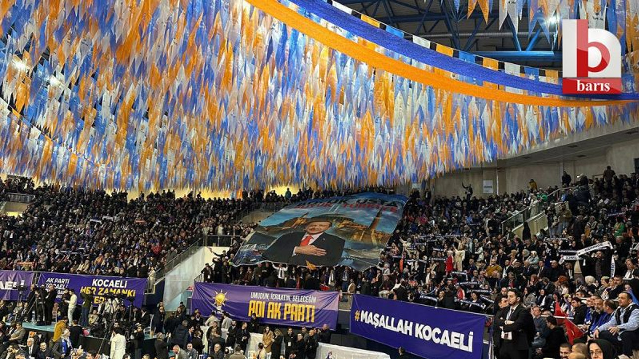 AKP kongresinde pankart şov