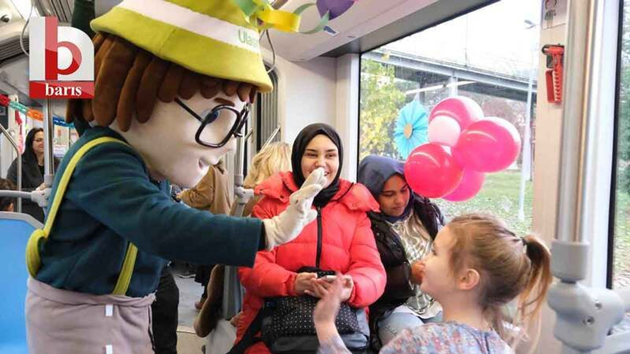 Kocaeli'de tramvay yolculuğunda unutulmaz anlar