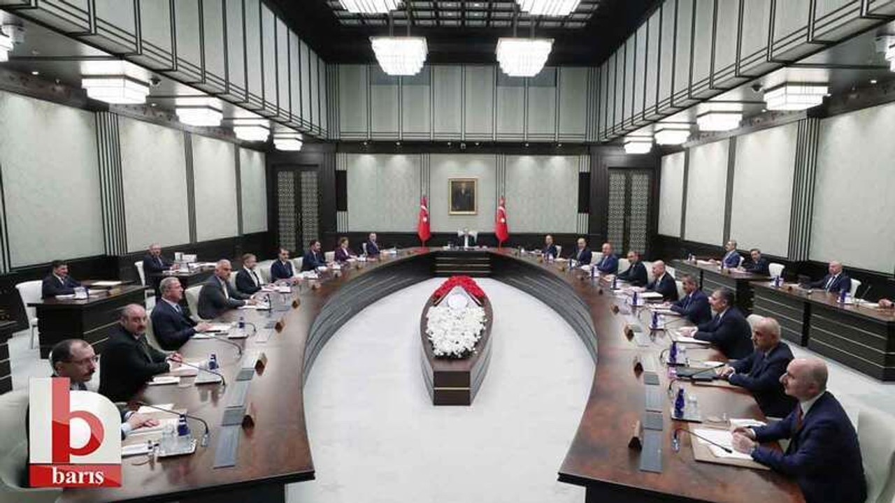 Kabine, toplandı, gözler asgari ücrette