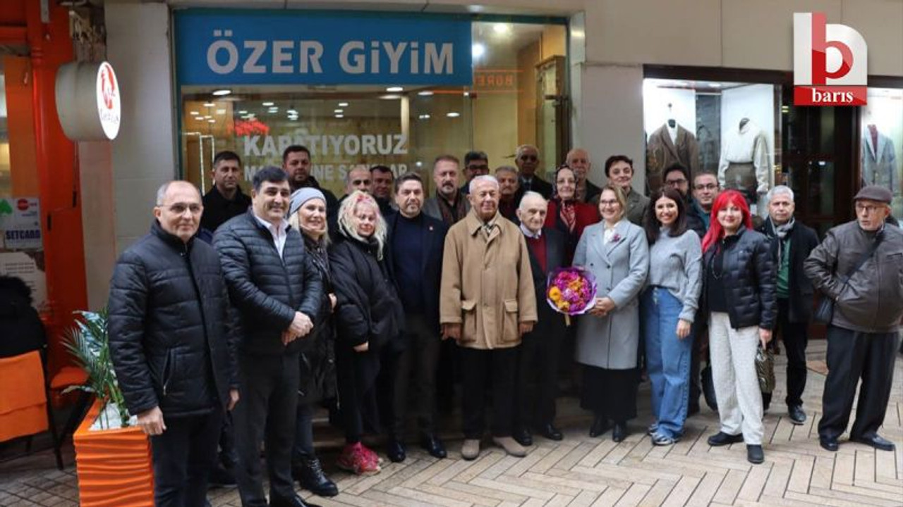 İzmit’in 36 yıllık esnafı veda etti CHP’liler yalnız bırakmadı