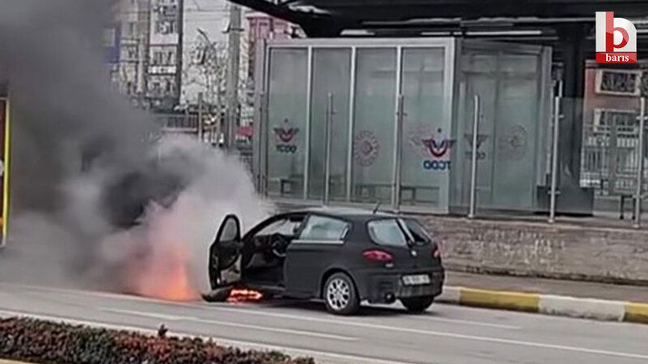 Kocaeli'de otomobil alevlere teslim oldu