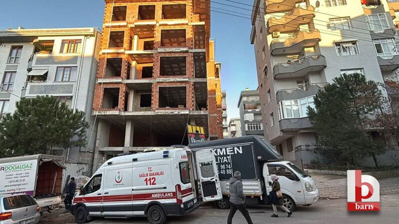 Kocaeli'de dengesini kaybeden kadın inşaattan düştü