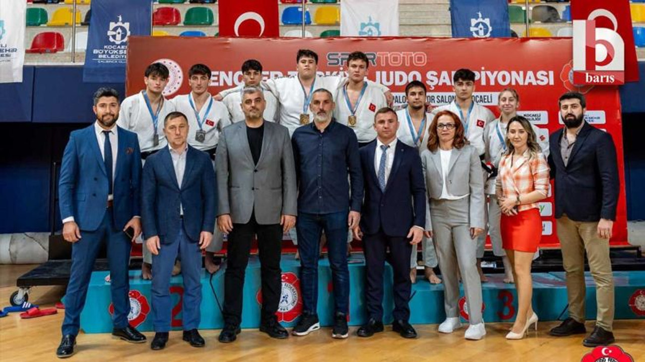 Büyükşehir Kağıtspor 2024'te 254 madalya kazandı!