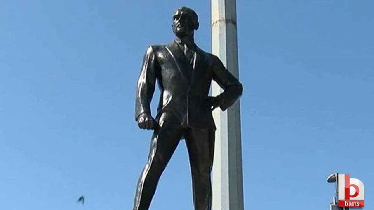 İstanbul'da Türkiye'nin ilk Atatürk anıtına saldırı