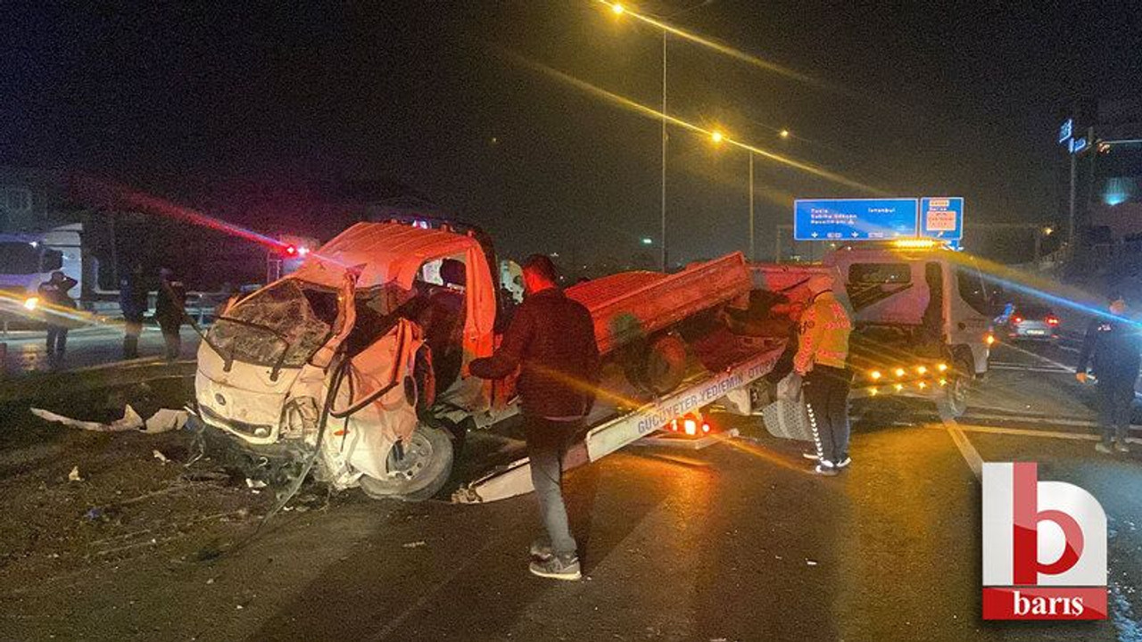 Kocaeli'de tır, otomobil ile kamyonete çarptı! Yaralılar var...