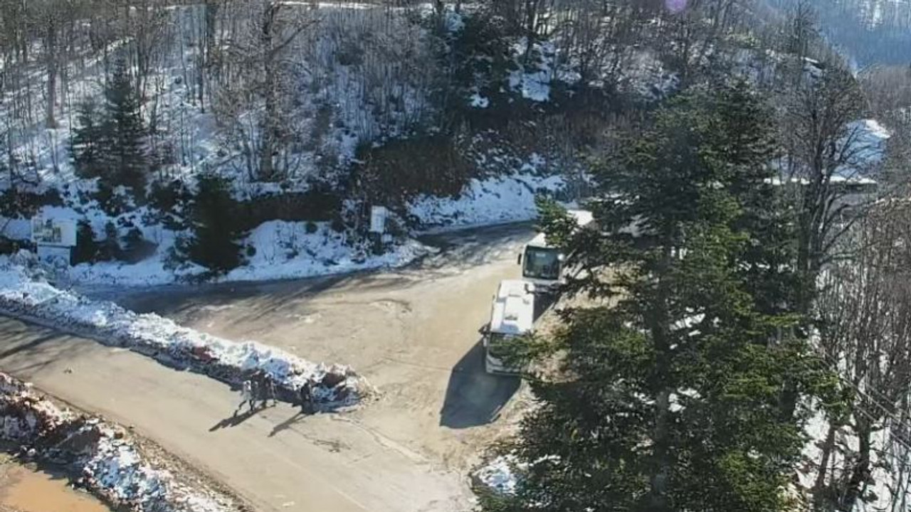 İstanbul’un yanı başında, güneşli havada kar keyfi
