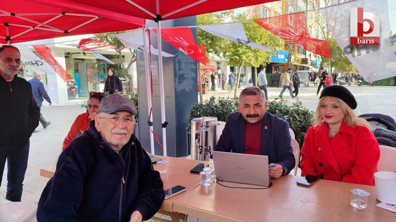 CHP’li başkan üye seferberliği başlattı, stantın başına geçti