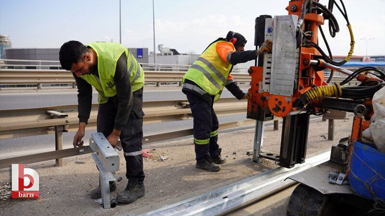 Kocaeli'de hasarlı bariyerler yeniliyor