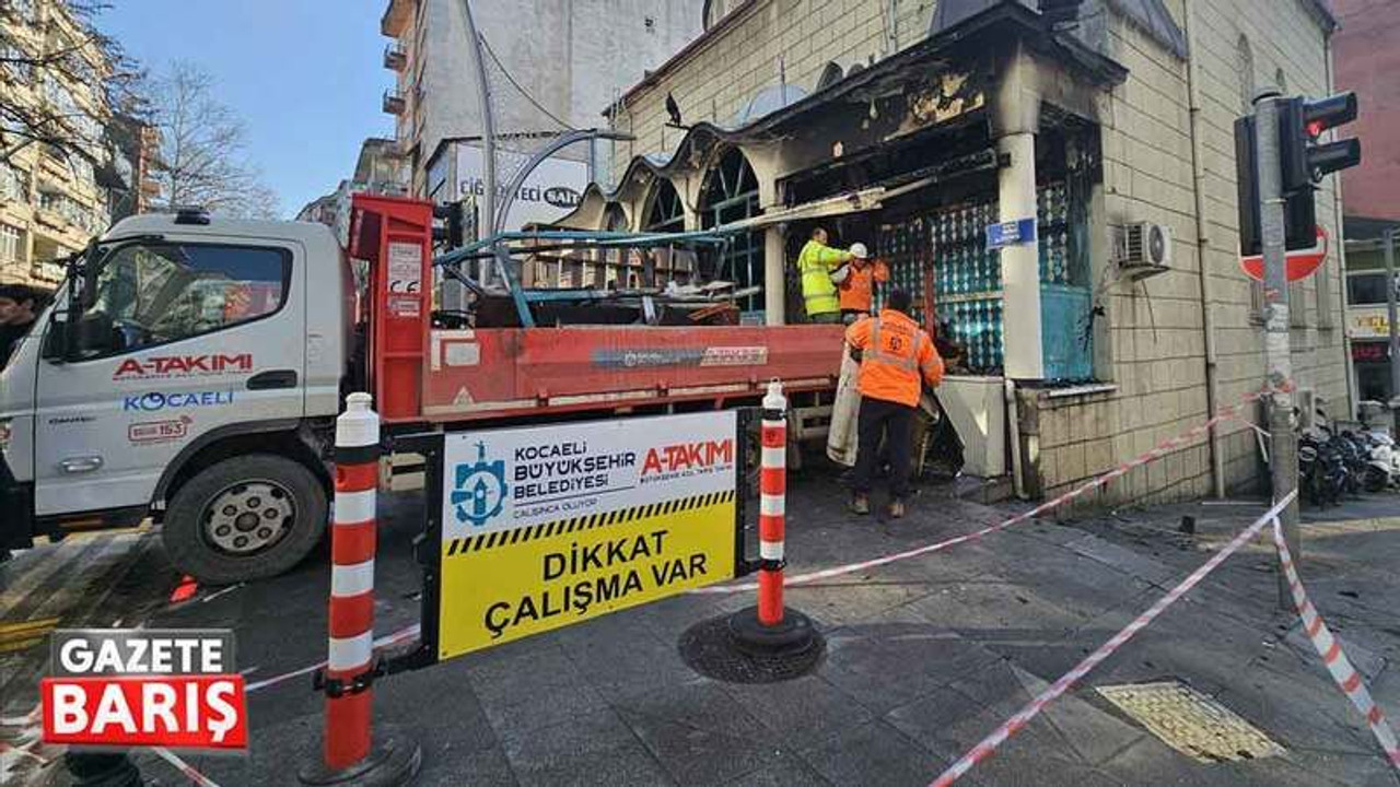 Büyükşehir yanan camiyi ramazana yetiştirdi