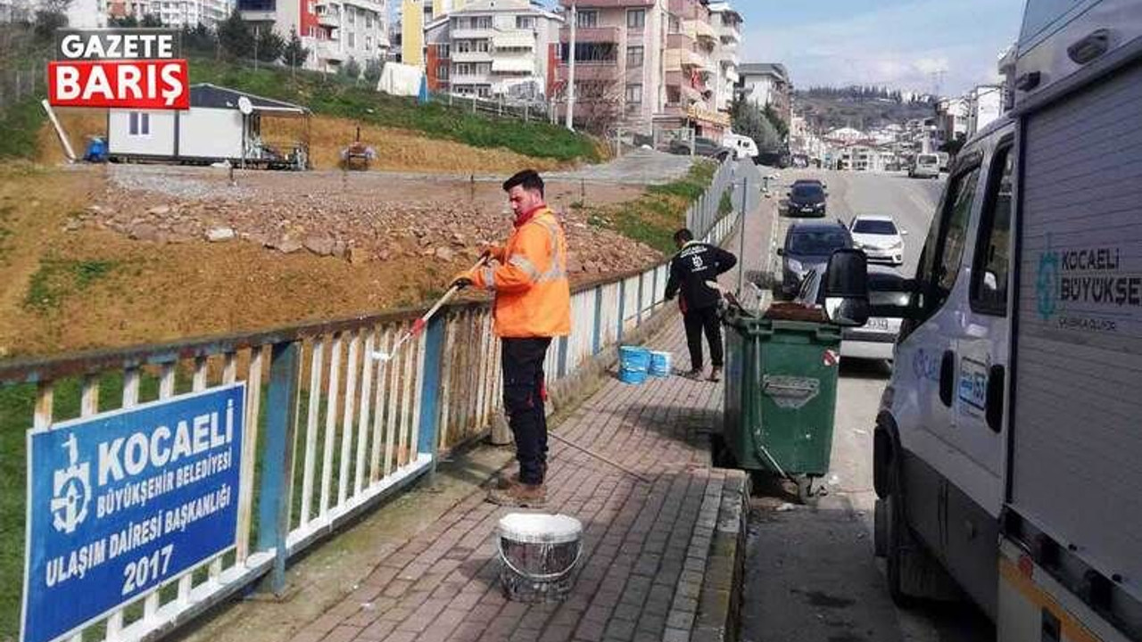 Büyükşehir Belediyesi Yeşilova’daki korkulukları boyadı