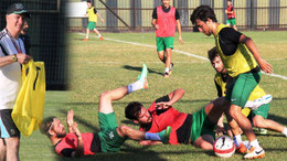 Forma hocanın, onu almak ise futbolcunun elinde
