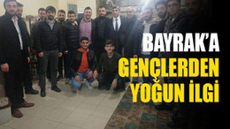 Bayrak’a gençlerden yoğun ilgi