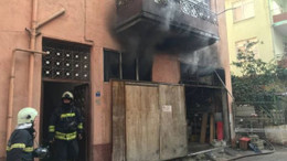 Bina deposunda çıkan yangında 1 kişi dumandan etkilendi