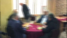Polis bastı, oyuna devam ettiler!