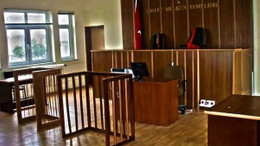 Hastaneye götürmek yerine çimlerin üstüne bırakmışlar