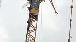 Tefecilere borcunu ödeyemedi intihar için vince çıktı!