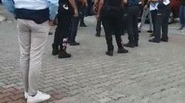 Tartıştığı kardeşini silahla vurdu!