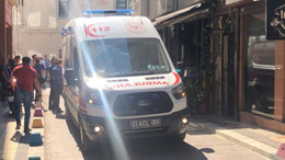 Motosikletinin üzerine oturan gençleri uyardı, bıçaklandı!