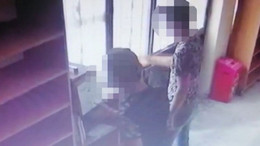 Caminin sadaka kutusundaki paraları çalan şahıslar yakalandı