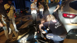 Motosikletli kurye yayaya çarptı: 2 yaralı