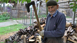 96’lık delikanlı kışa hazırlanıyor