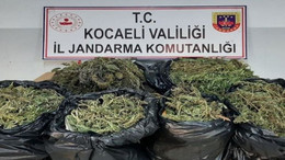 Jandarmadan İzmit'te bir eve narkotik baskını!
