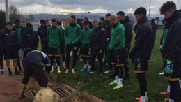Kocaelispor’da antrenman öncesi adak adandı