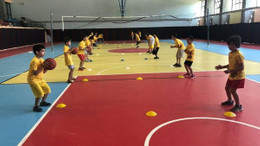 Ücretsiz spor okulunda 7 branşta eğitim veriliyor