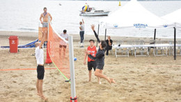 Derince' de plaj voleybolu coşkusu!