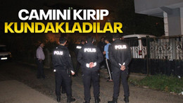 Bahçede duran aracı kundaklayıp kaçtılar