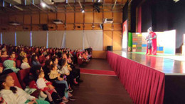 Gölcük'te çocuklar tiyatro oyunu ile kitabın önemini anladı