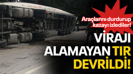 Virajı alamayan tır devrildi, vatandaşlar araçlarını durdurup kazayı izledi!