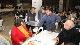 Büyükakın pazarcı esnafıyla iftarda buluştu
