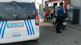 Motosiklette dengesini kaybedip düştü