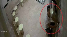 Ellerini sildiği havluyla ayakkabısını sildi yetmedi muslukları bozdu