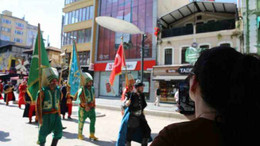 Mehter takımı İzmitlileri marşlarla selamladı