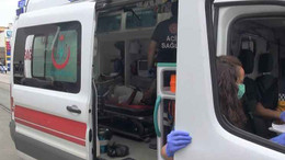Otomobil ile çarpışan motosikletin sürücüsü yaralandı