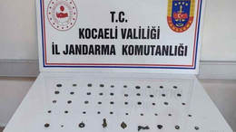 Üstlerinden 49 parça tarihi eser çıktı
