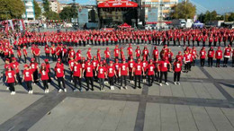 100 kişi aynı anda zeybek oynayacak