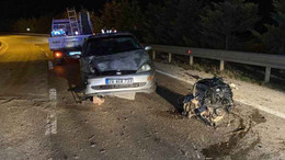 Ağaca çarpan otomobilin motoru yerinden fırladı: Çok sayıda yaralı!