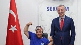 Başkan Büyükakın Kağıtspor takımıyla bir araya geldi! "Siz Kocaeli'nin gururu oldunuz"