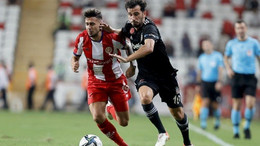 Eski Beşiktaşlı Oğuzhan Özyakup'tan transfer iddialarına yanıt!