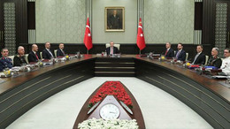 23 general ve amiral bir üst rütbeye, 77 albay ise general ve amiralliğe yükseltildi